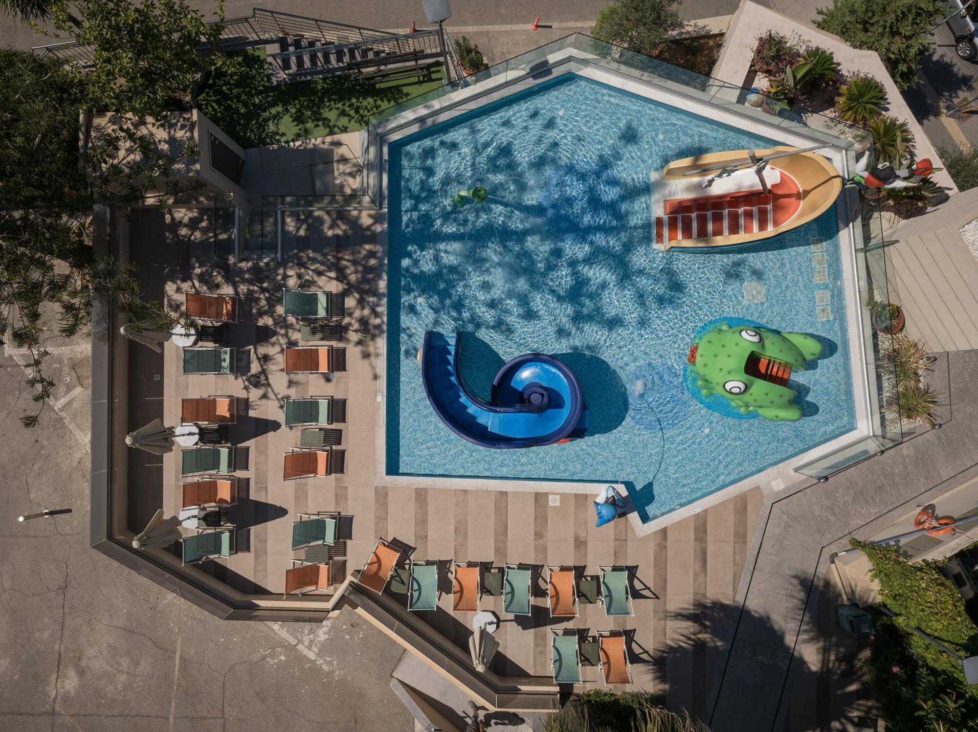 Minos Hotel Rethymno  ภายนอก รูปภาพ