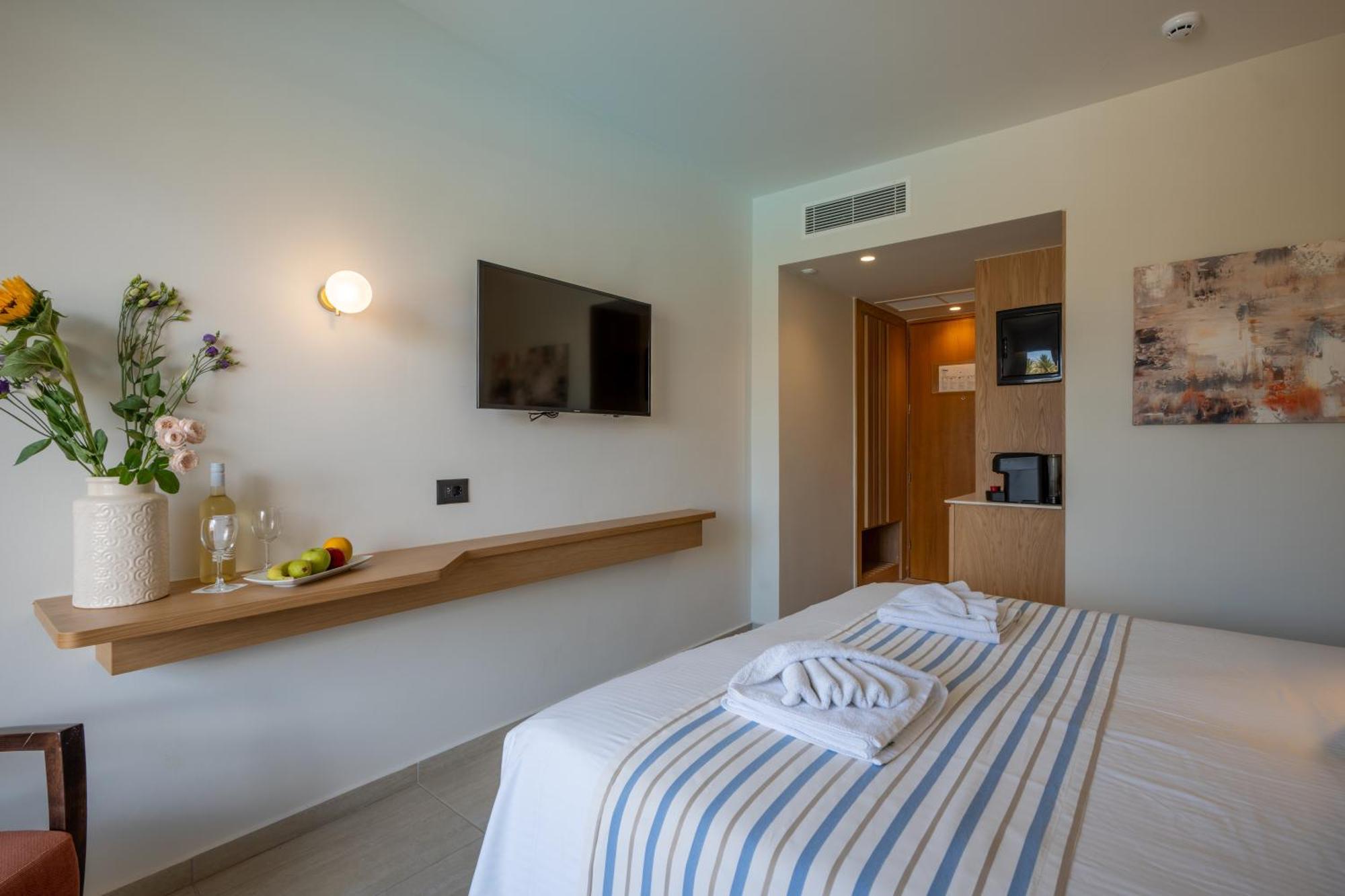 Minos Hotel Rethymno  ภายนอก รูปภาพ