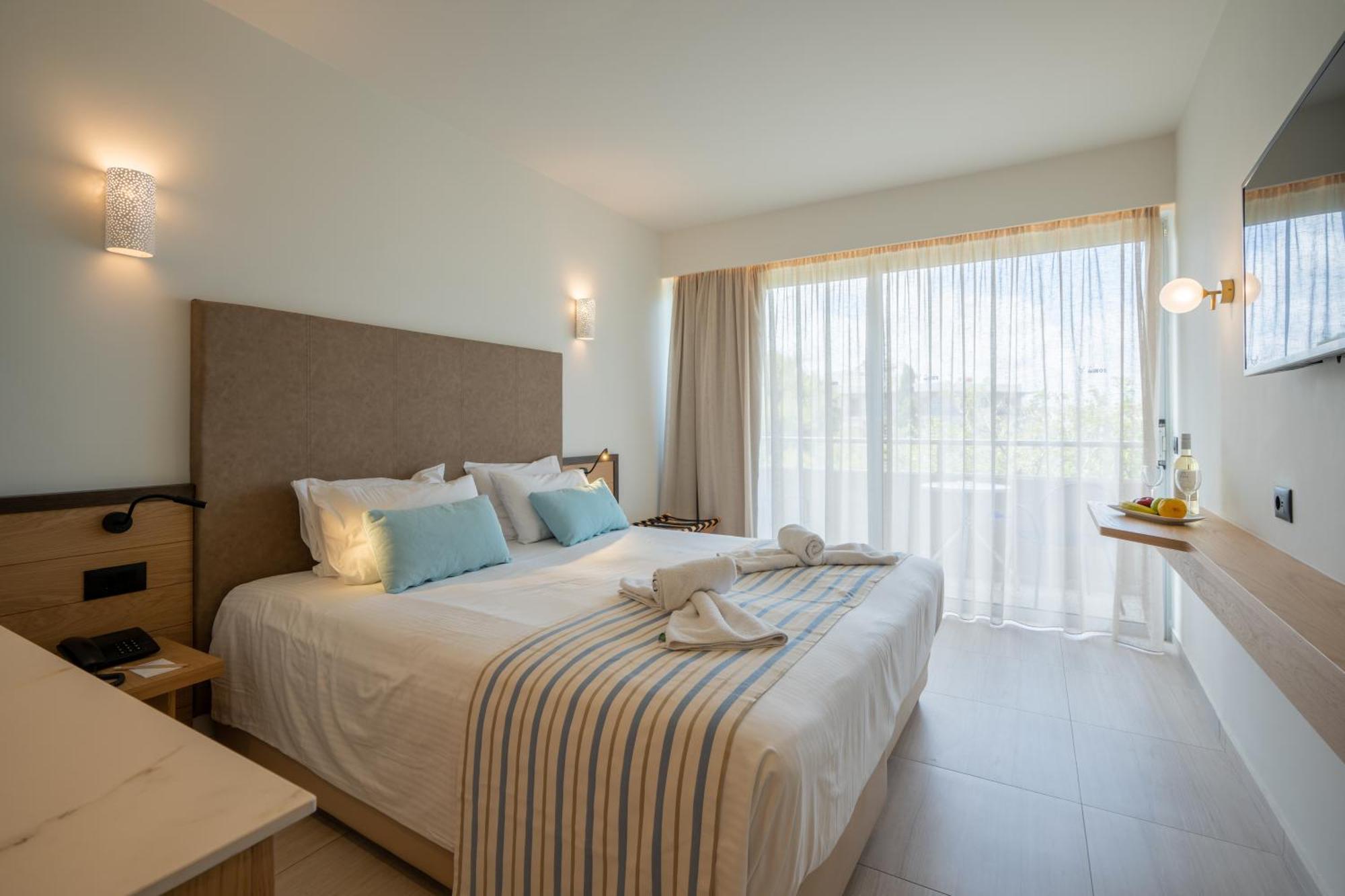 Minos Hotel Rethymno  ภายนอก รูปภาพ