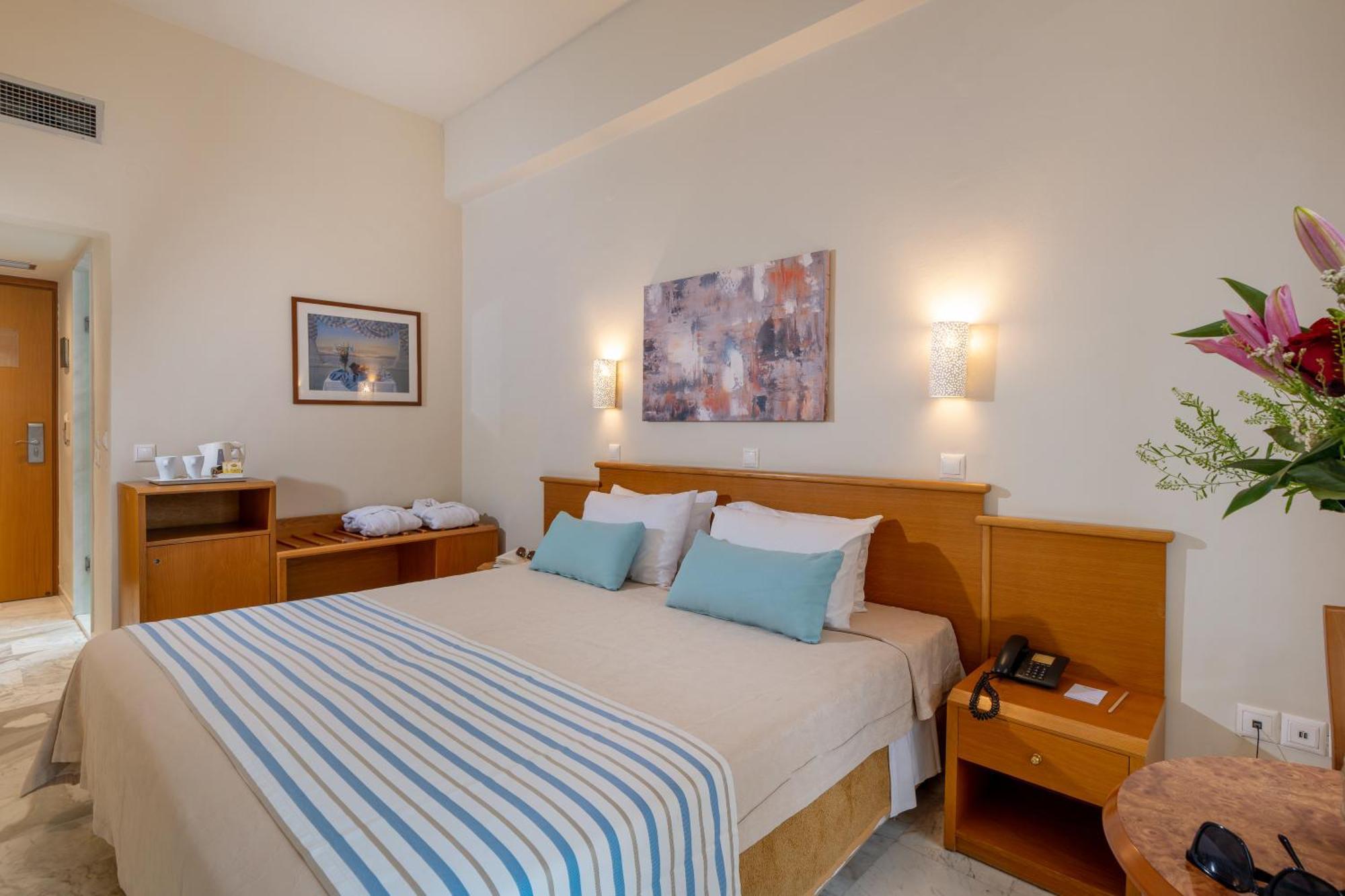 Minos Hotel Rethymno  ภายนอก รูปภาพ