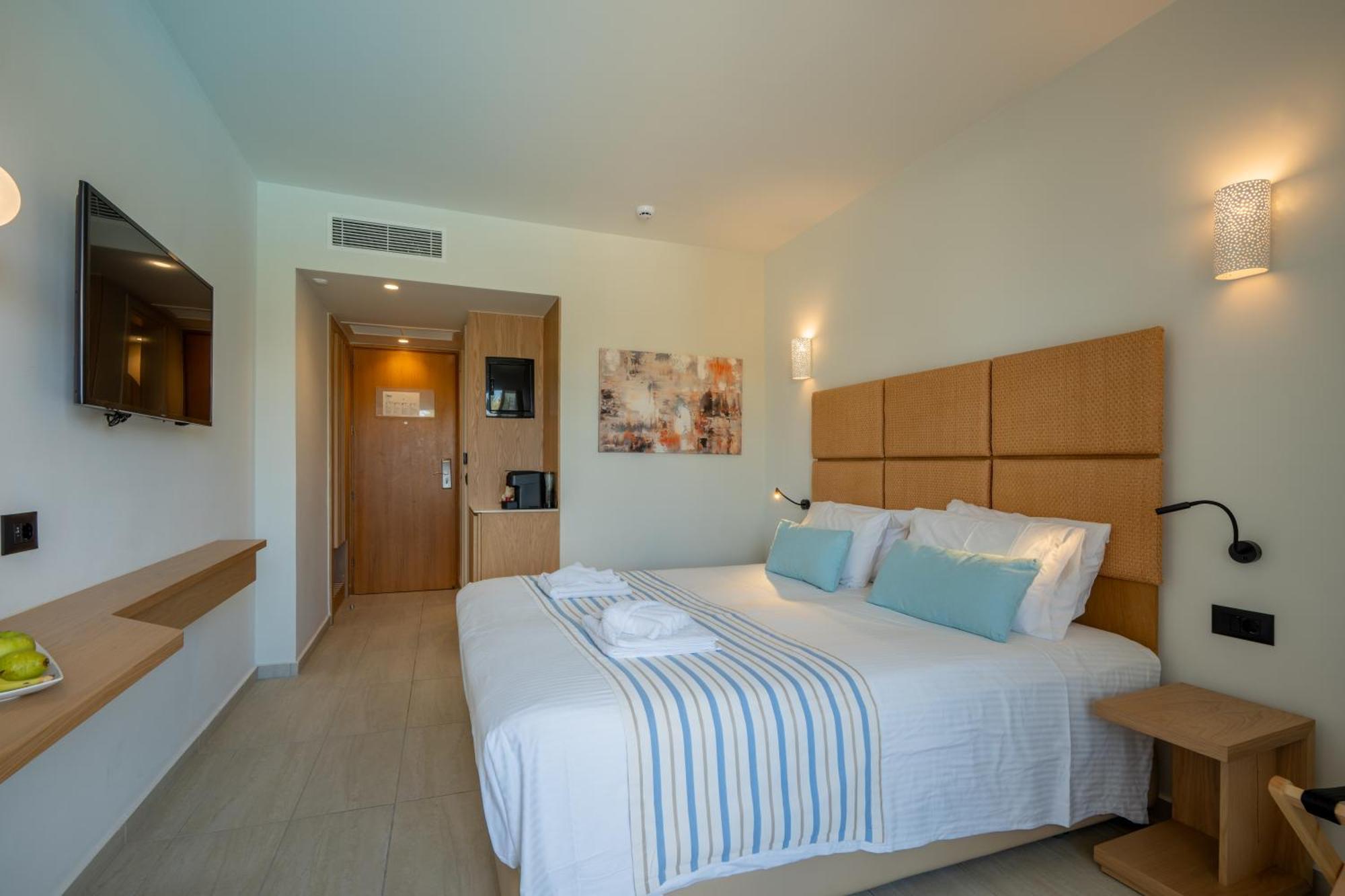 Minos Hotel Rethymno  ภายนอก รูปภาพ